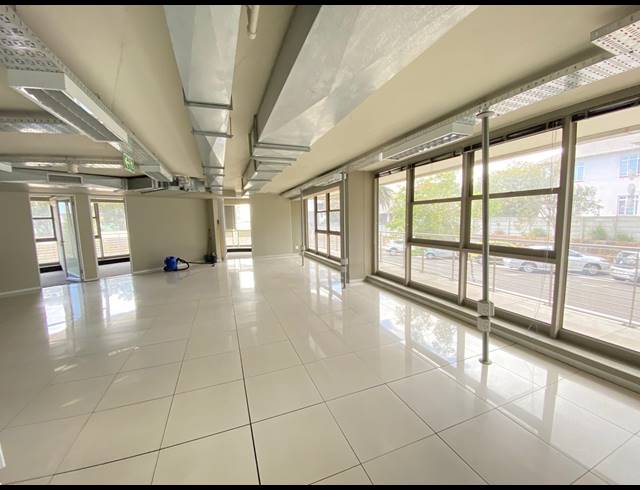 227M² OFFICE TO LET IN GARDENS